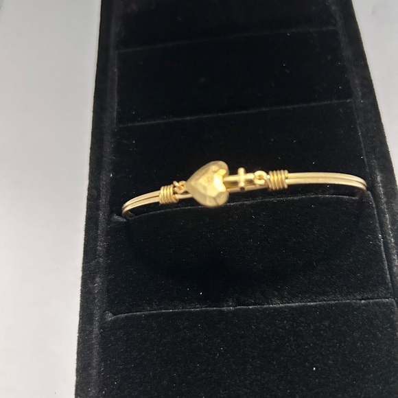 Luca & Danni Women’s Wire Bracelet - Picture 1 of 6